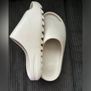 Yeezy slide size 12 brand new no box